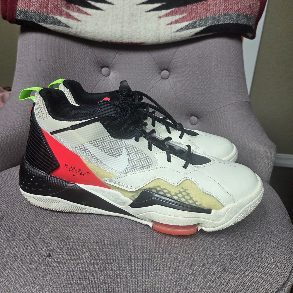 Nike White and Black Sneakers with Red Accents